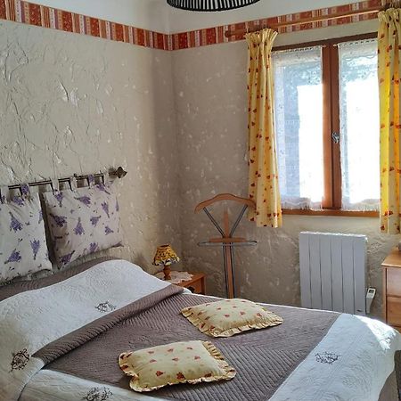 Bed and Breakfast La Pinede De Manon Баржоль Экстерьер фото